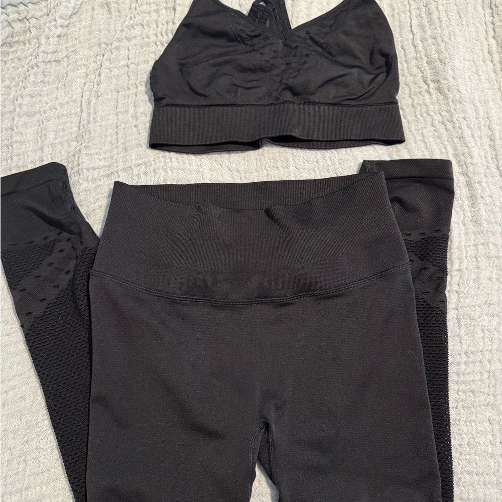 Victoria Sport seamless legging and sports bra